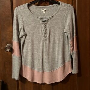 Maurices Top L Grey and Pink